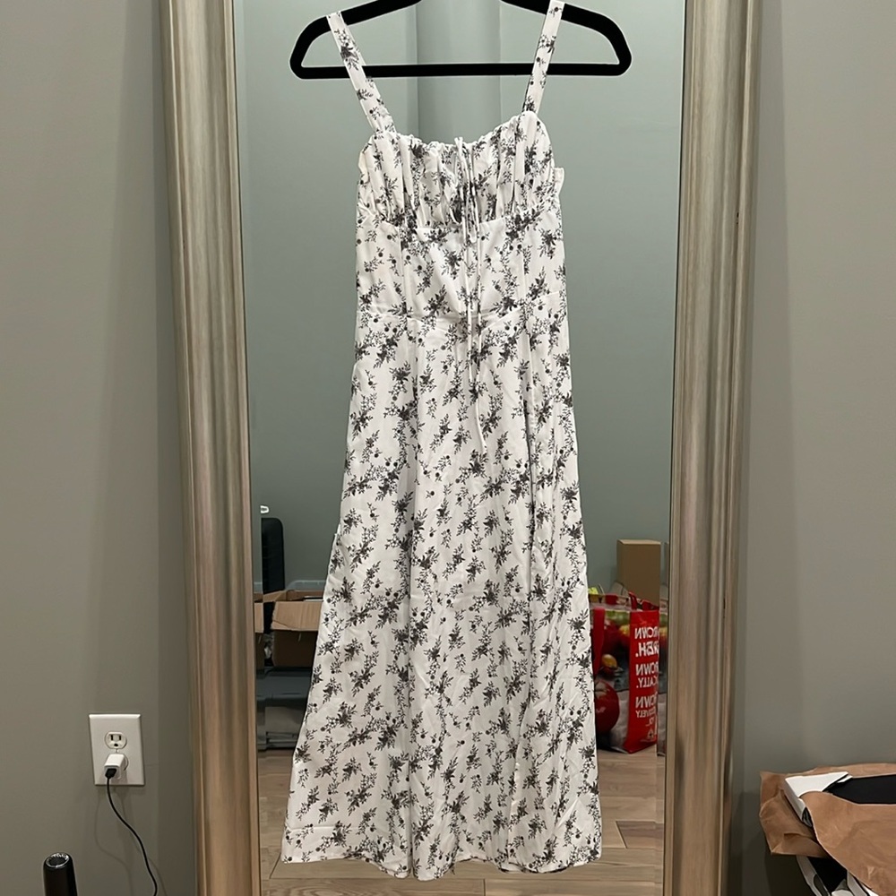 Floral midi corset dress. Size small. Boho flowy slit lace up a line dress